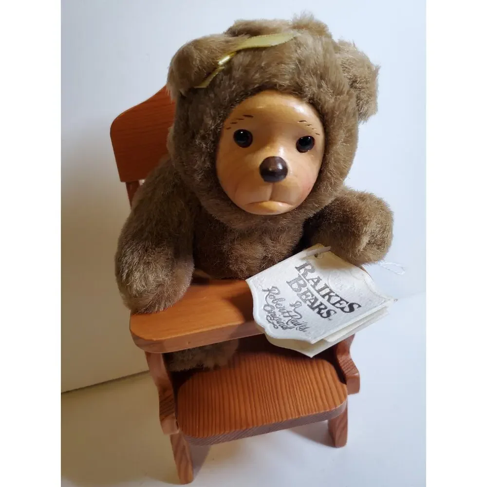 Raikes bear lisa